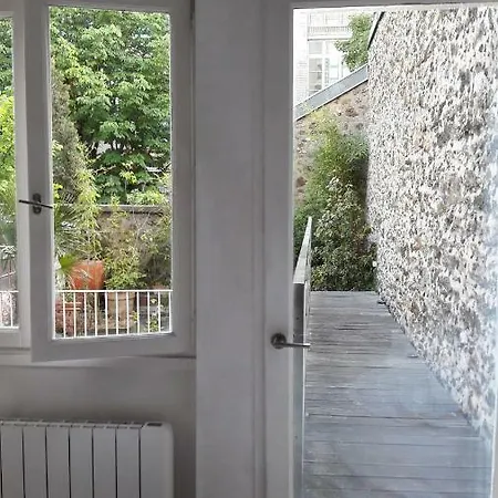 Des Iris 4* Parigi