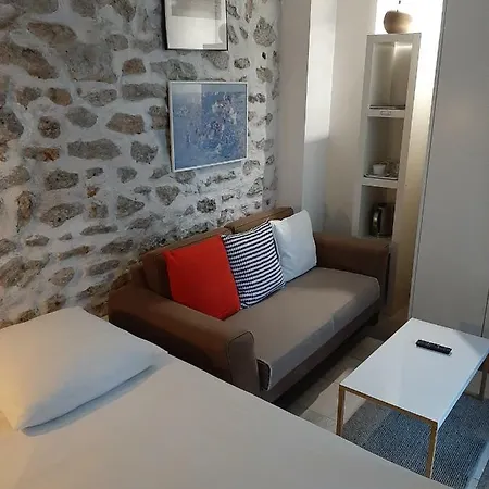 Affittacamere Des Iris 4*
